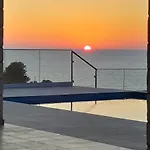 Villa Paradise Blue