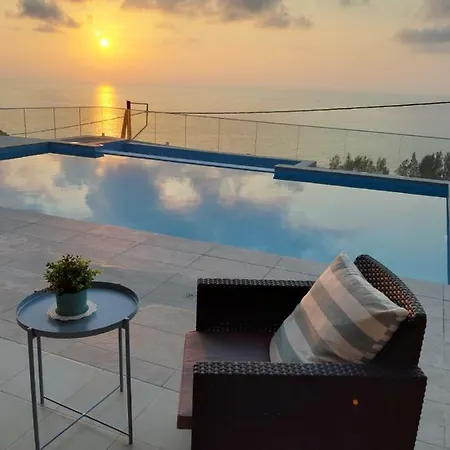 Villa Paradise Blue