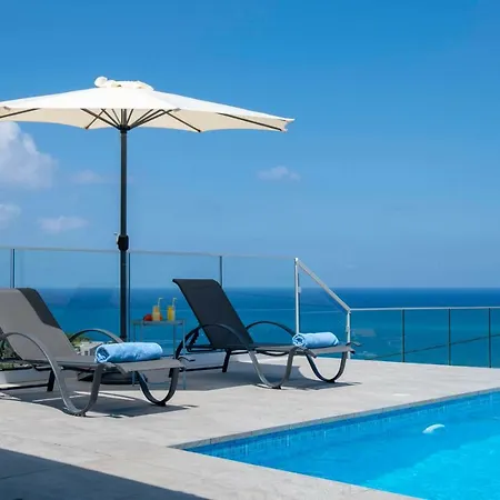 Villa Paradise Blue