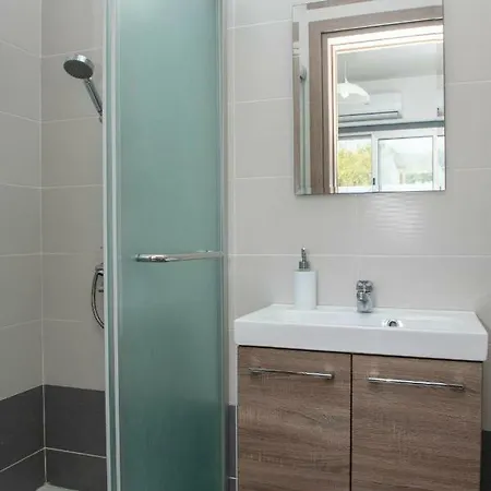 Villa Paradise Blue Pomos