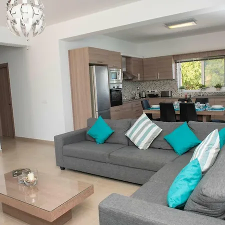 Paradise Blue Villa Pomos
